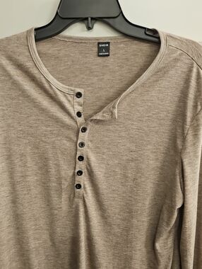 SHEIN Men's Taupe Button-Front Henley Long Sleeve Shirt